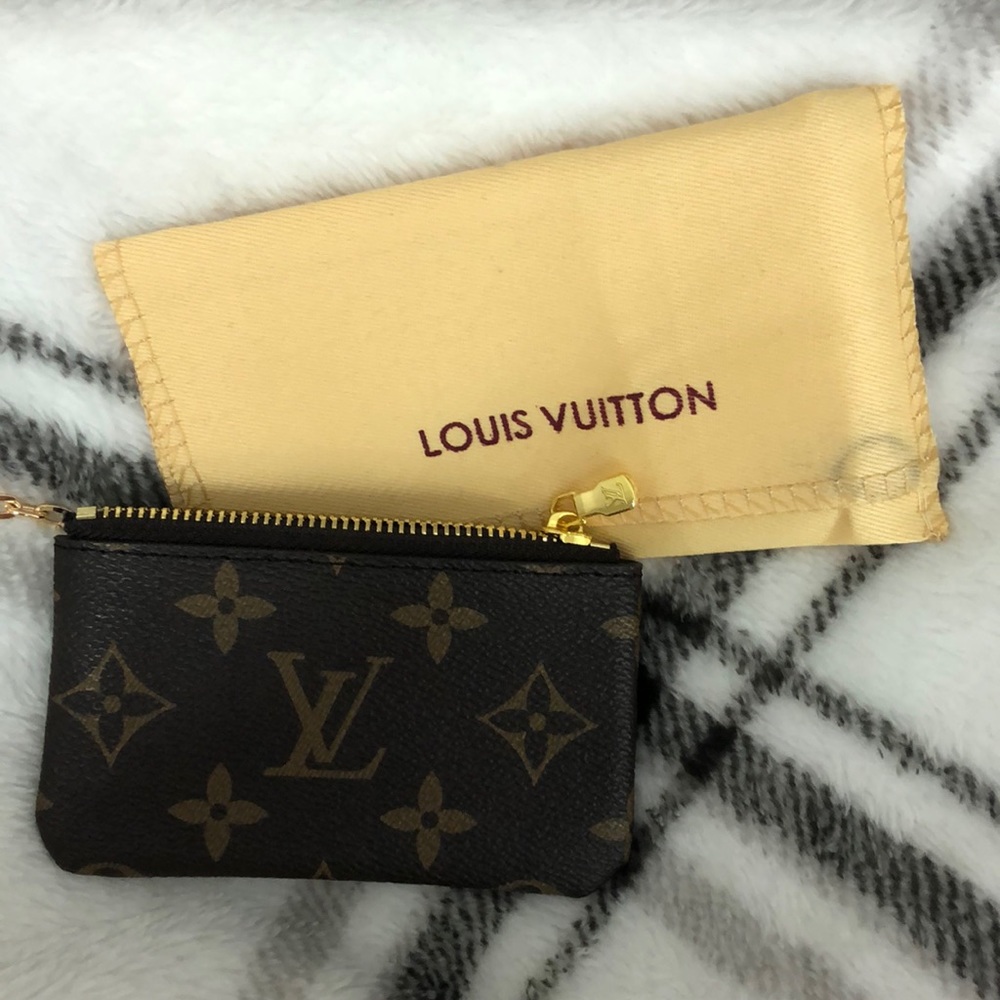 LV key pouch